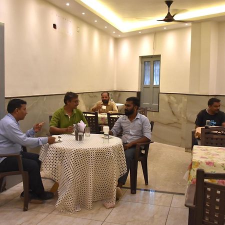 Hotel R B International Varanasi Dış mekan fotoğraf