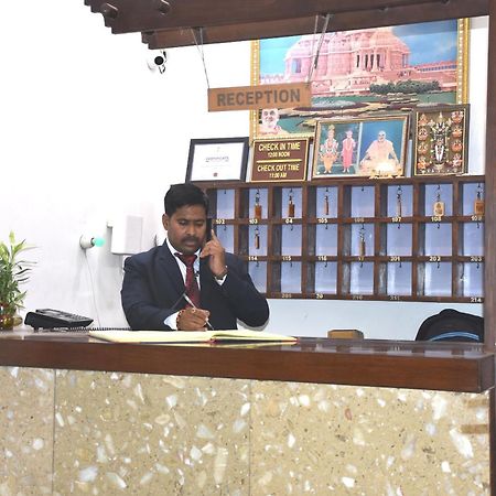 Hotel R B International Varanasi Dış mekan fotoğraf