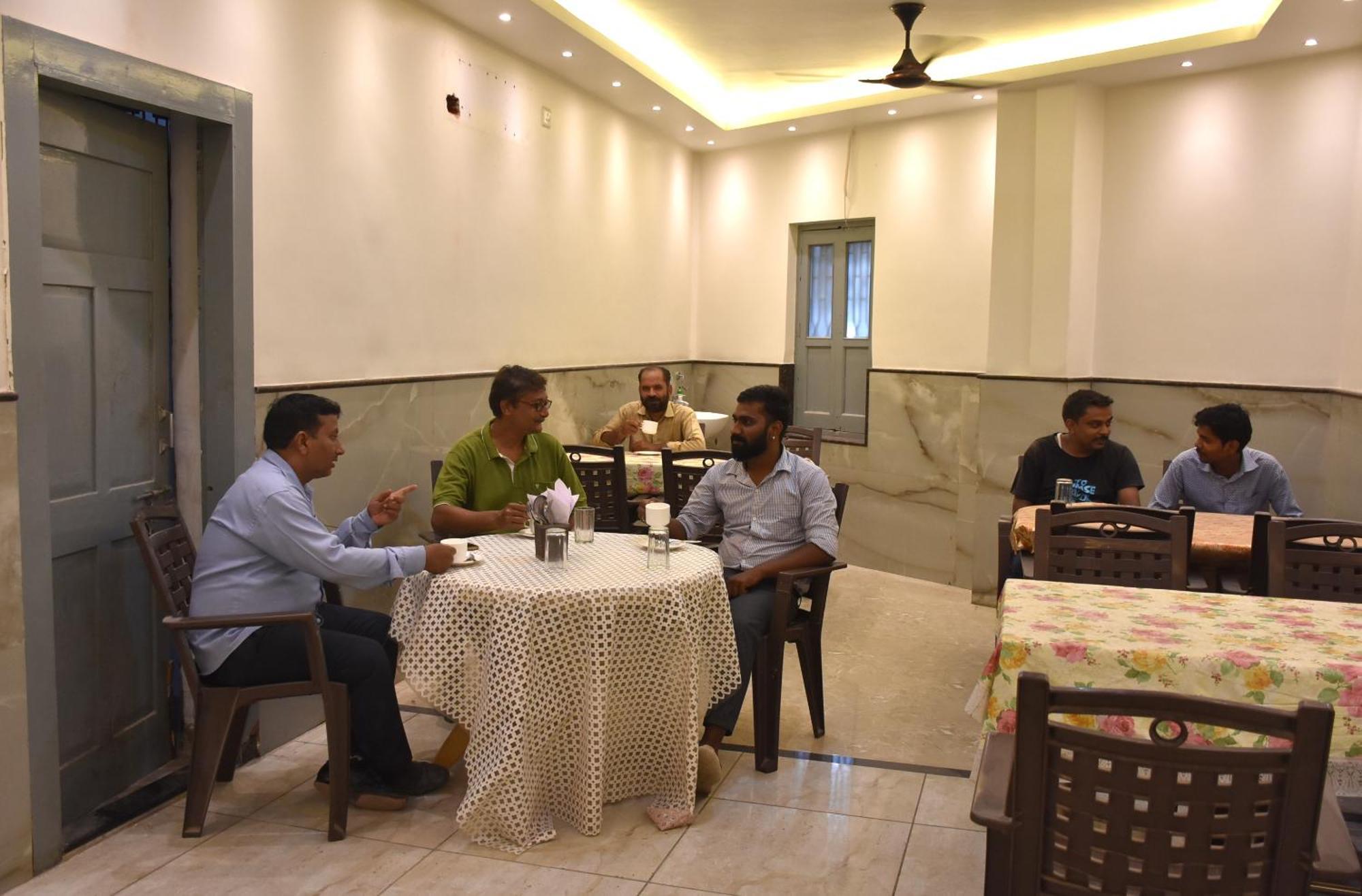 Hotel R B International Varanasi Dış mekan fotoğraf