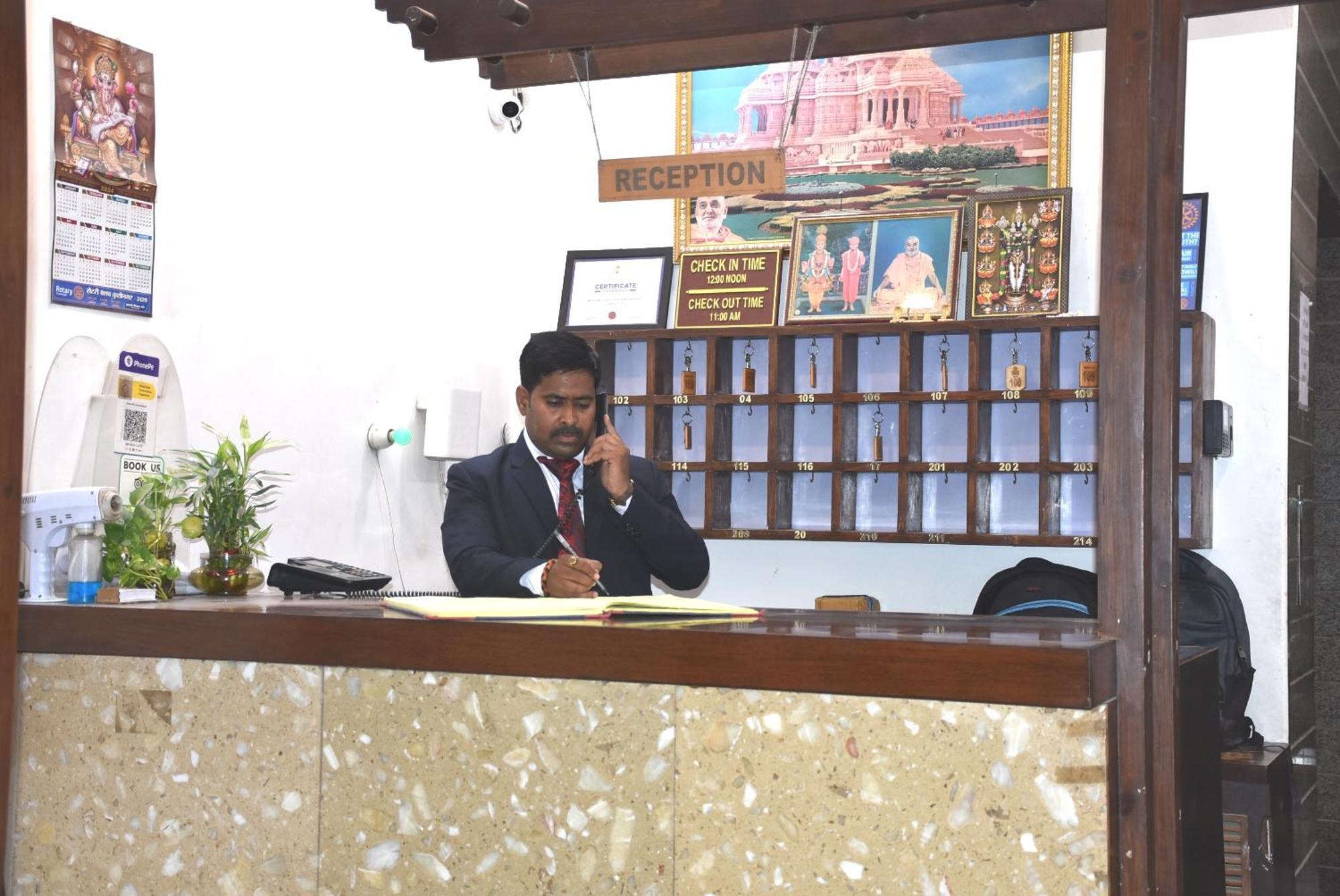 Hotel R B International Varanasi Dış mekan fotoğraf