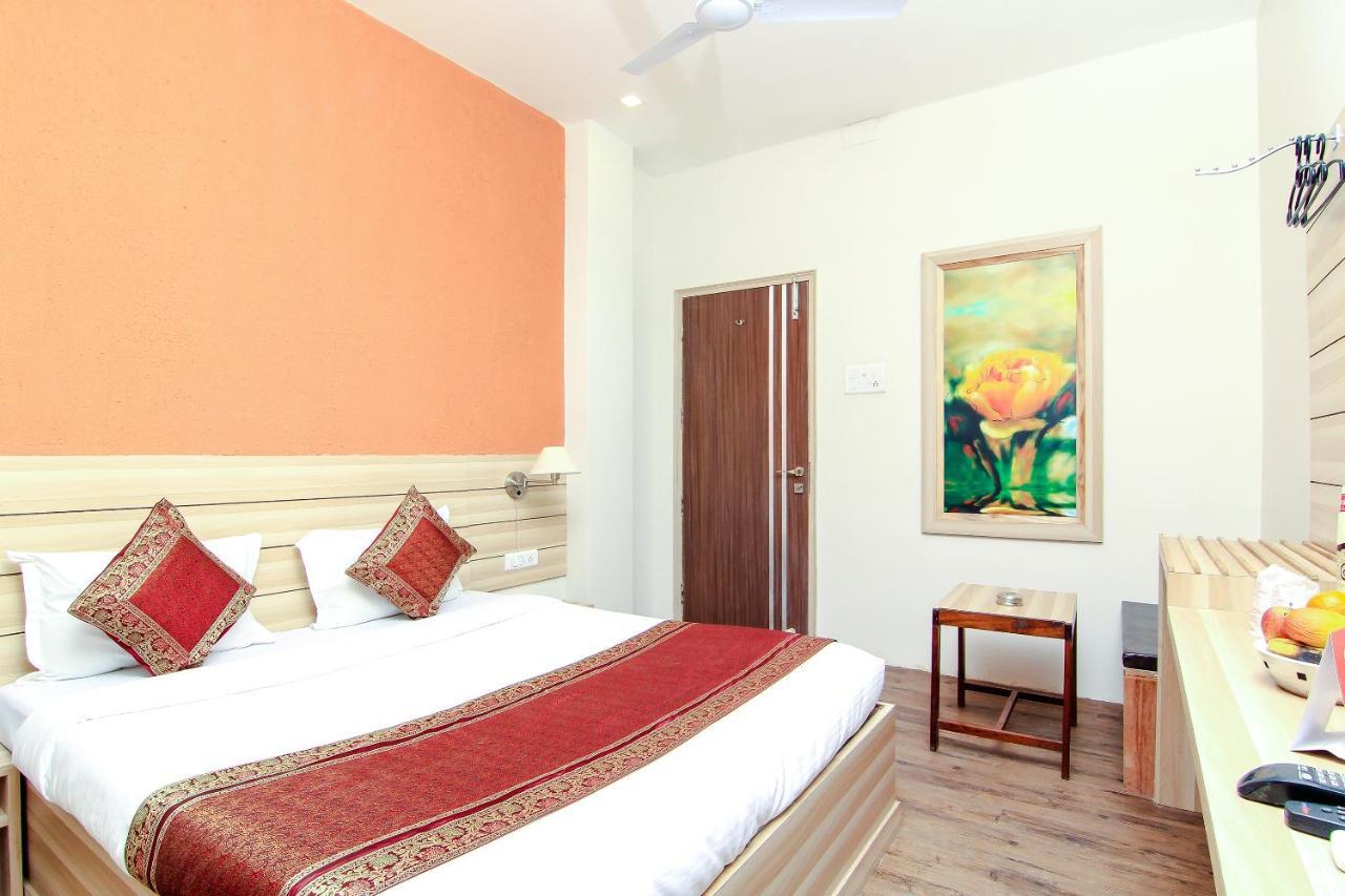 Hotel R B International Varanasi Dış mekan fotoğraf