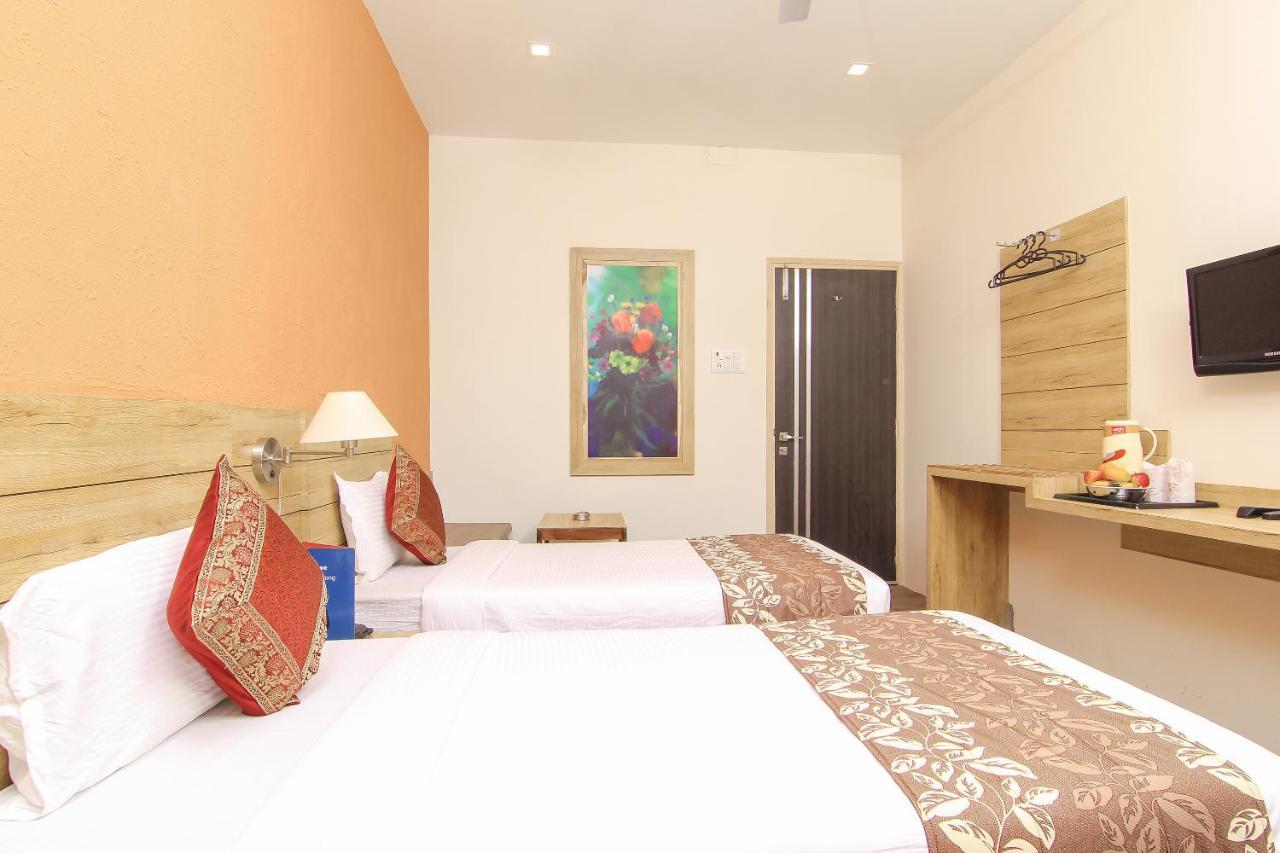 Hotel R B International Varanasi Dış mekan fotoğraf